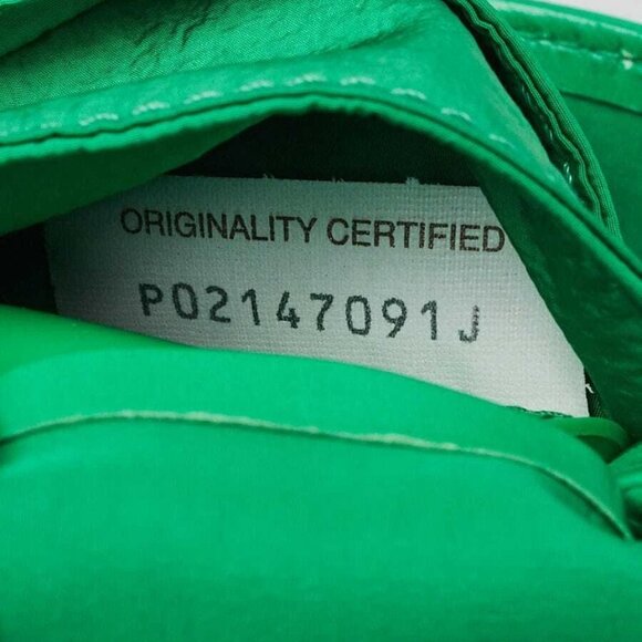 Bottega Veneta Parakeet Green Leather Maxi Weave Candy Cassette Crossbody Bag - Picture 9 of 9